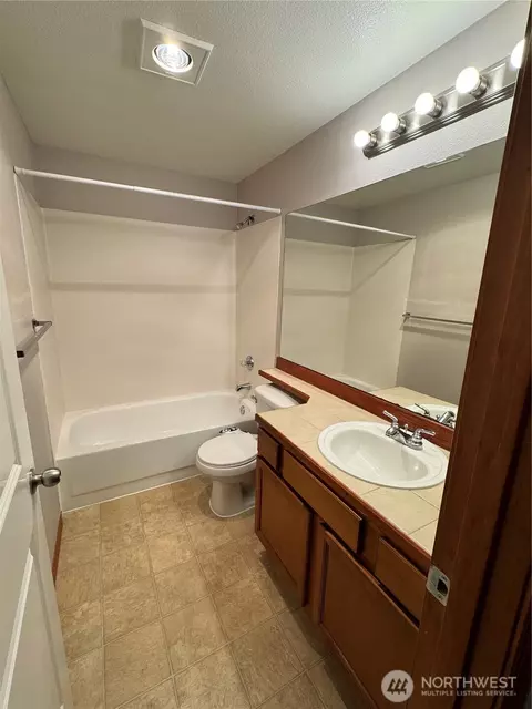 11527 Highway 99 #E201, Everett, WA 98204 photo 8
