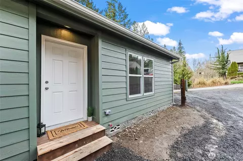 60 E Cedar St, Belfair, WA 98528