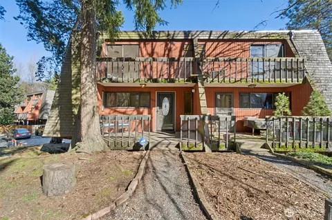 10737 Burke Ave N #9, Seattle, WA 98133