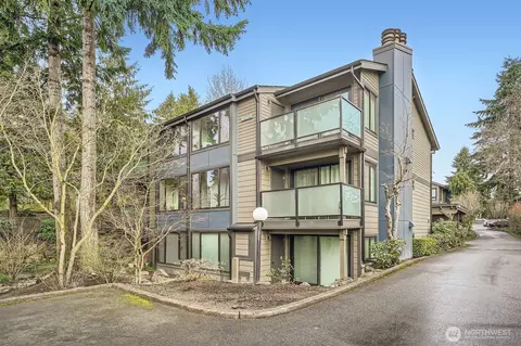 1804 N 105th St #202, Seattle, WA 98133