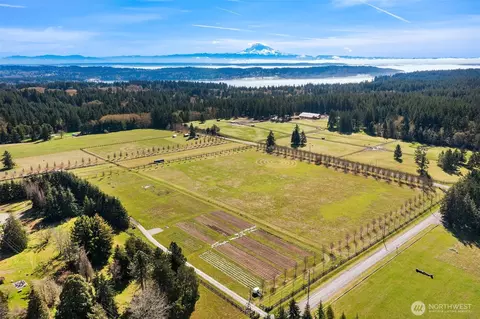 12890 SW 232nd St, Vashon, WA 98070