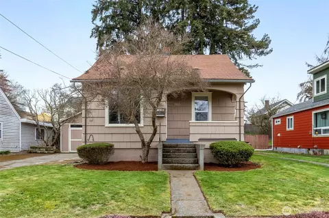 1341 N Montgomery Ave, Bremerton, WA 98312