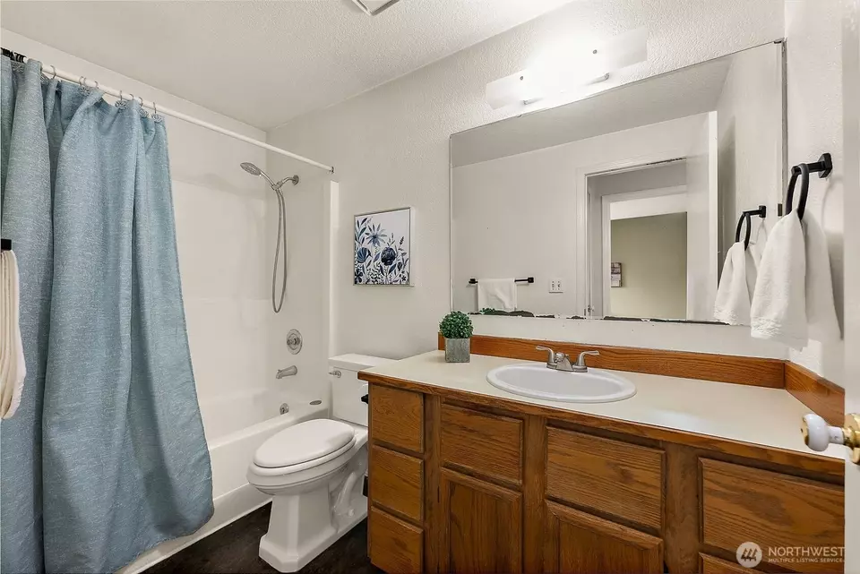 Bath - 7545 Bridge Pl NE, Bremerton, WA 98311 photo 3 of 3