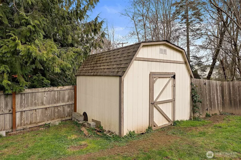 Exterior - 7545 Bridge Pl NE, Bremerton, WA 98311 photo 4 of 4