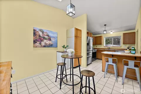 Dining - 7545 Bridge Pl NE, Bremerton, WA 98311 photo 1 of 1