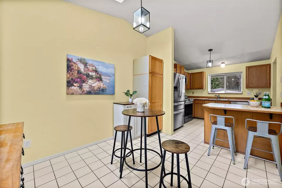 Dining - 7545 Bridge Pl NE, Bremerton, WA 98311 photo 1 of 1