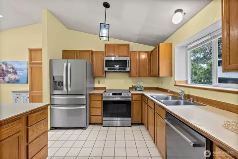 Kitchen - 7545 Bridge Pl NE, Bremerton, WA 98311 photo 1 of 1