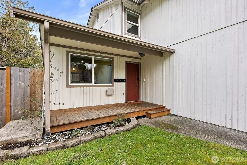 Exterior - 7545 Bridge Pl NE, Bremerton, WA 98311 photo 2 of 4