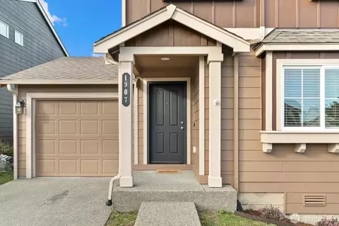 Exterior - 1907 199th St E, Spanaway, WA 98387 photo 3 of 10