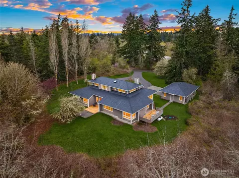 10123 NE Kitsap St, Bainbridge Island, WA 98110