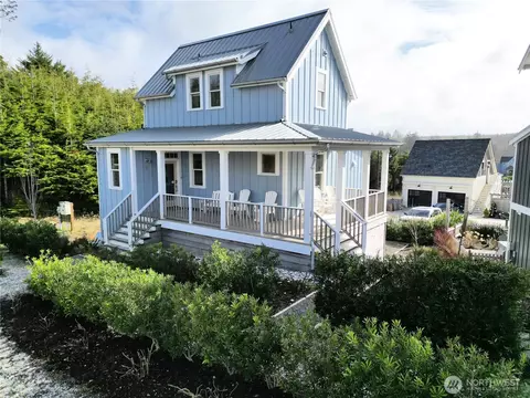 5 Horizon St, Pacific Beach, WA 98571