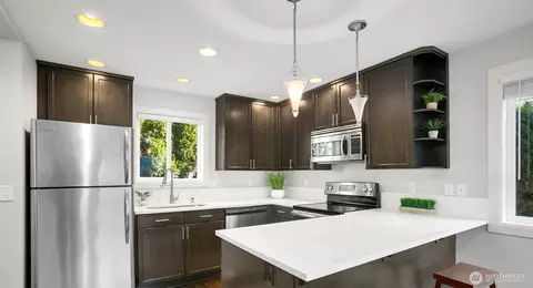 Kitchen - 429 20th Ave E #B, Seattle, WA 98102 photo 1 of 4