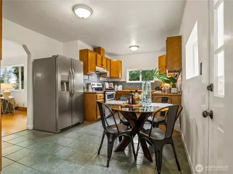 Dining - 435 N 90th St, Seattle, WA 98103 photo 1 of 3