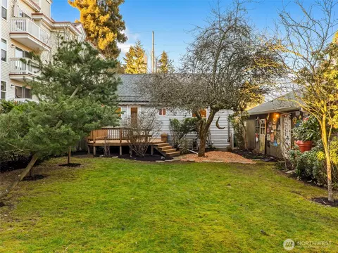 Exterior - 435 N 90th St, Seattle, WA 98103 photo 9 of 12