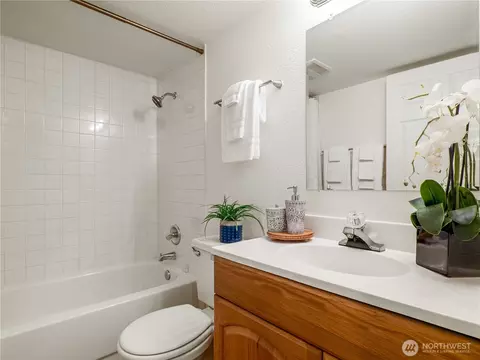 Bath - 435 N 90th St, Seattle, WA 98103 photo 2 of 2