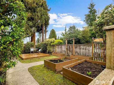 Exterior - 435 N 90th St, Seattle, WA 98103 photo 2 of 12