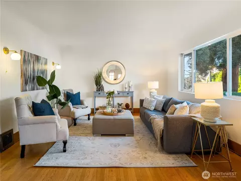 Living - 435 N 90th St, Seattle, WA 98103 photo 2 of 3