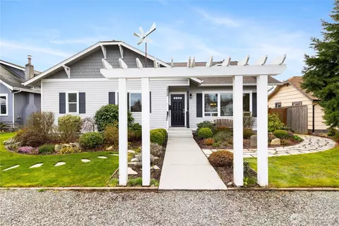 1805 11th St, Anacortes, WA 98221