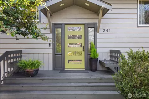 241 SW 183rd St, Normandy Park, WA 98166