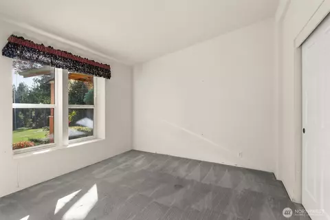 1661 E Thomas Rd, Grapeview, WA 98546 photo 16
