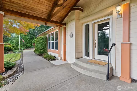 1661 E Thomas Rd, Grapeview, WA 98546 photo 4