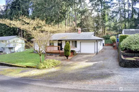 5713 190th Ave E, Lake Tapps, WA 98391