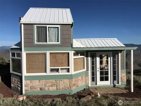 237 Spring Canyon Rd, Orondo, WA 98843