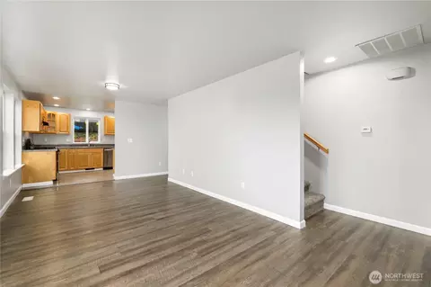 Living - 302 Seattle St E, Rainier, WA 98576 photo 3 of 3