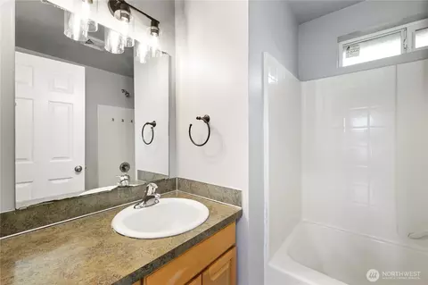 Bath - 302 Seattle St E, Rainier, WA 98576 photo 2 of 2