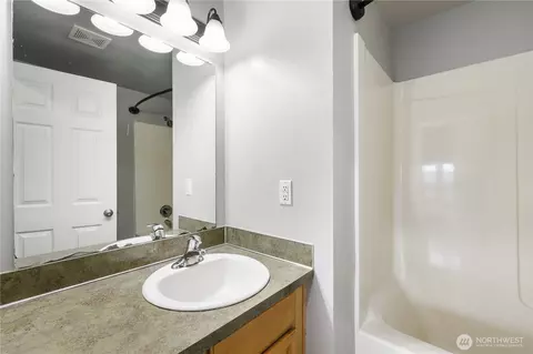Bath - 302 Seattle St E, Rainier, WA 98576 photo 1 of 2