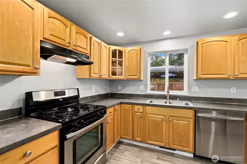 Kitchen - 302 Seattle St E, Rainier, WA 98576 photo 1 of 2