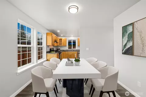 Dining - 302 Seattle St E, Rainier, WA 98576 photo 1 of 1