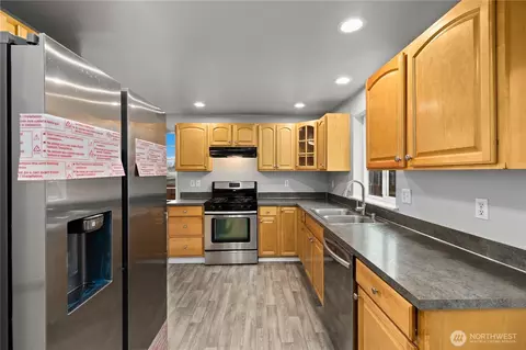 Kitchen - 302 Seattle St E, Rainier, WA 98576 photo 2 of 2