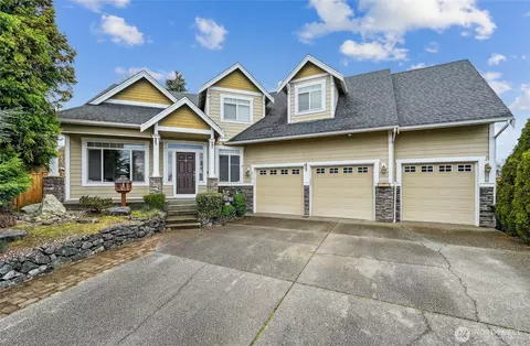 8210 70th Avenue Ct E, Puyallup, WA 98371