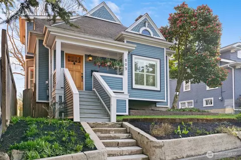 809 N 50th St, Seattle, WA 98103