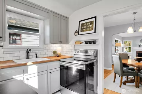 Kitchen - 205 30th Ave E, Seattle, WA 98112 photo 1 of 3