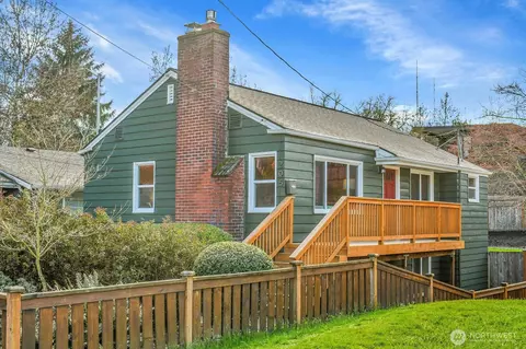 205 30th Ave E, Seattle, WA 98112