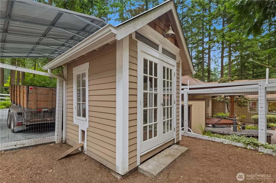 Exterior - 16 Bridlewood Cir, Kirkland, WA 98033 photo 11 of 11