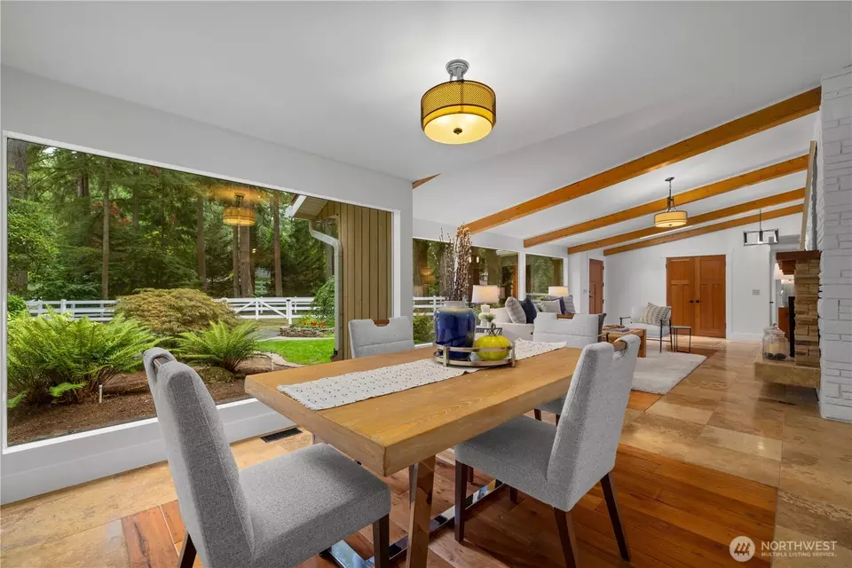 Dining - 16 Bridlewood Cir, Kirkland, WA 98033 photo 2 of 4