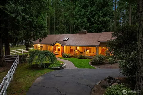 Exterior - 16 Bridlewood Cir, Kirkland, WA 98033 photo 1 of 11