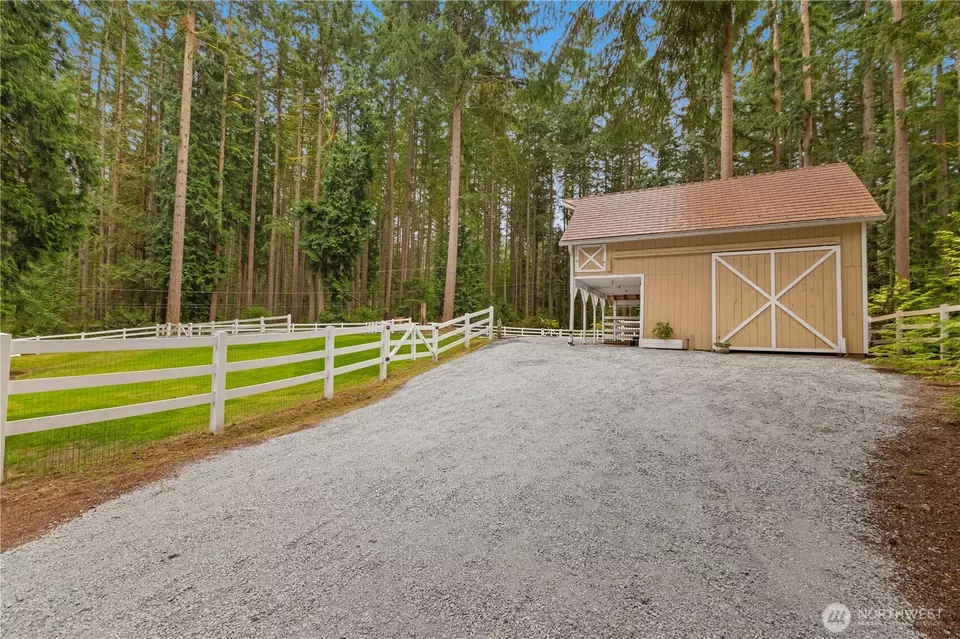 Exterior - 16 Bridlewood Cir, Kirkland, WA 98033 photo 5 of 11