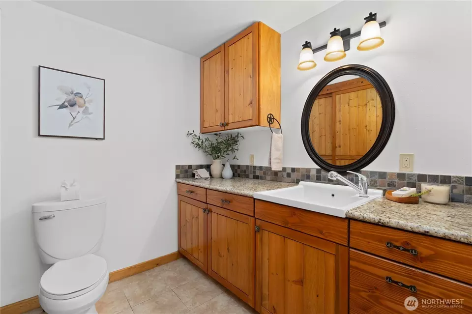 Bath - 16 Bridlewood Cir, Kirkland, WA 98033 photo 1 of 3