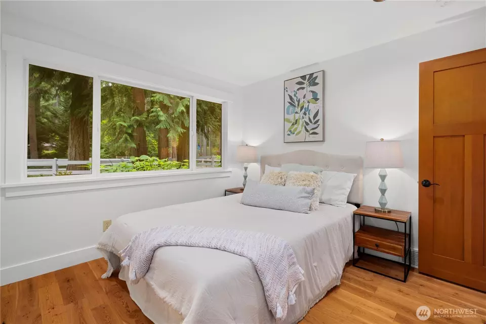 Bedroom - 16 Bridlewood Cir, Kirkland, WA 98033 photo 2 of 3