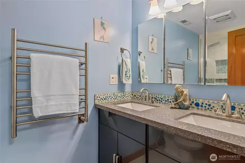 Bath - 18009 Bellflower Rd, Bothell, WA 98012 photo 3 of 4