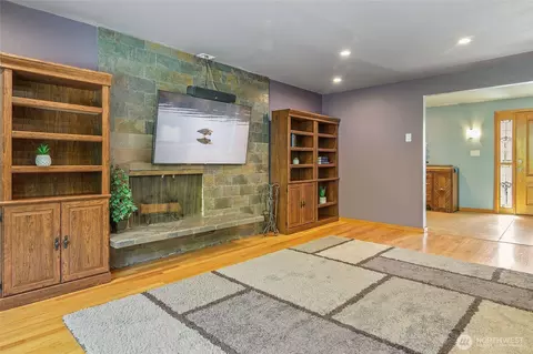 Living - 18009 Bellflower Rd, Bothell, WA 98012 photo 2 of 3