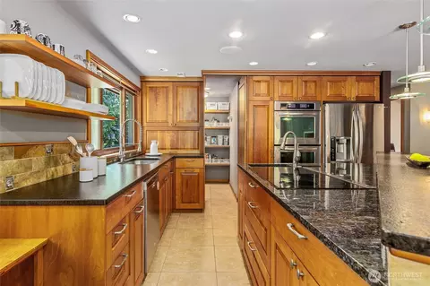 Kitchen - 18009 Bellflower Rd, Bothell, WA 98012 photo 2 of 7