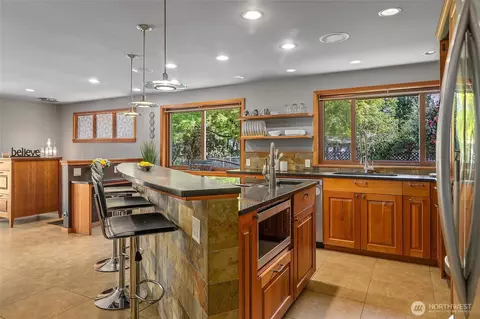 18009 Bellflower Rd, Bothell, WA 98012