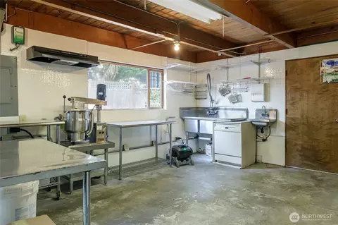 Kitchen - 18009 Bellflower Rd, Bothell, WA 98012 photo 7 of 7