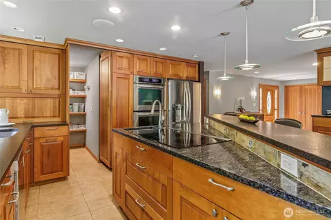Kitchen - 18009 Bellflower Rd, Bothell, WA 98012 photo 4 of 7