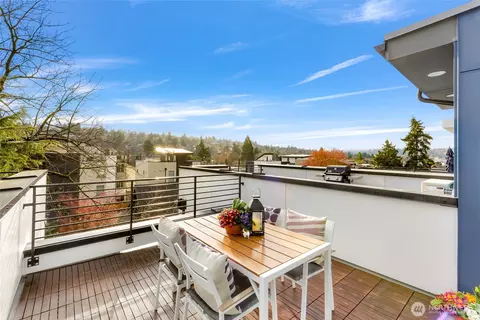832 NW 54th St #F, Seattle, WA 98107